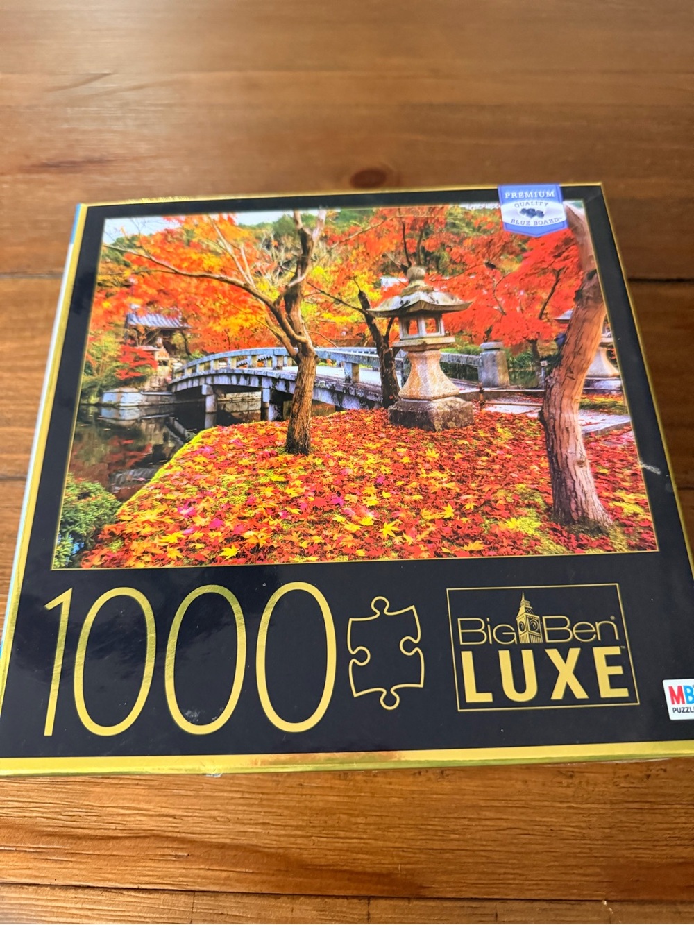 Luxe 1000-Piece Jigsaw Puzzle - Autumn Maple Scene (Red, Orange, Yellow)